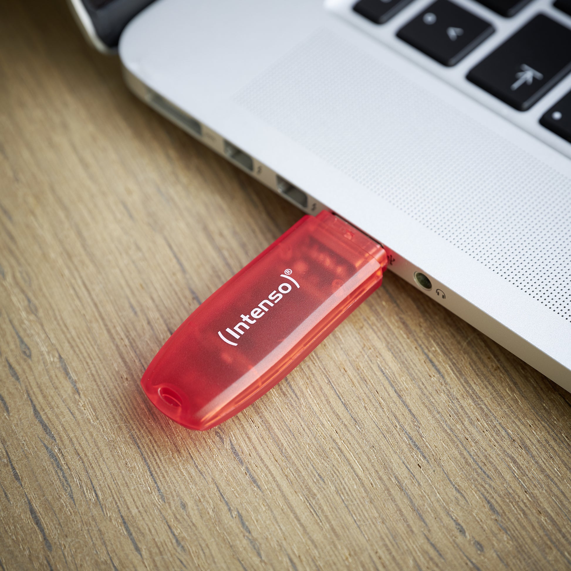 Intenso Rainbow Line 128 GB – USB 2.0, USB Typ-A, 28 MB/s Lesen, 6,5 MB/s Schreiben, Rot