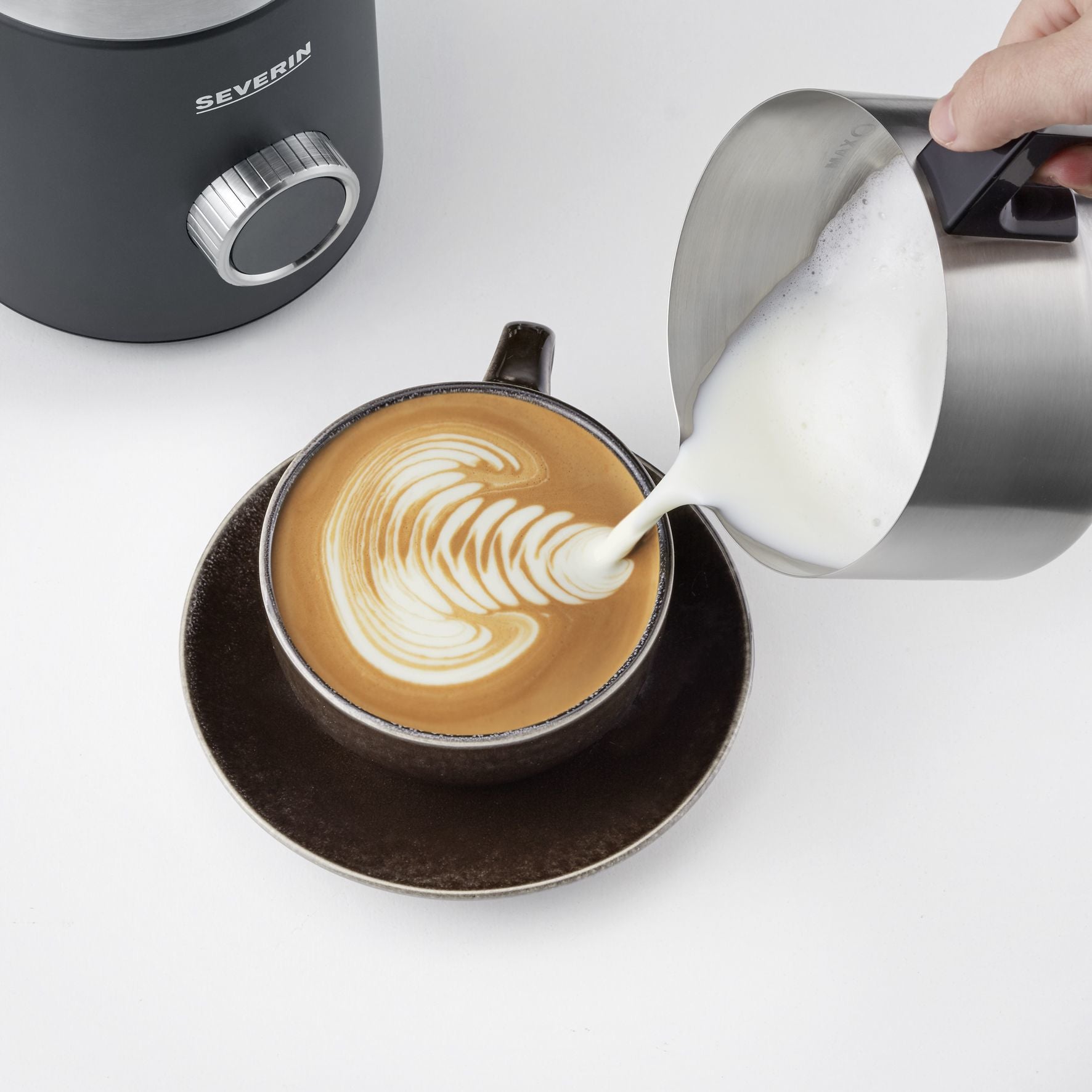 Severin Milchaufschäumer Spuma 700 Plus – 700 ml, 500 W, spülmaschinenfest – schwarz/edelstahl