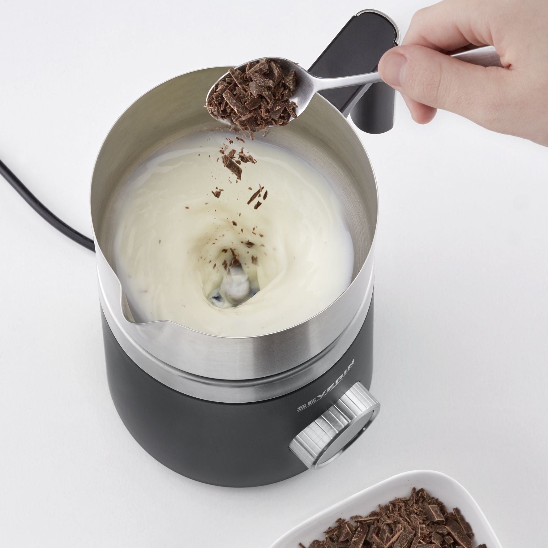 Severin Milchaufschäumer Spuma 700 Plus – 700 ml, 500 W, spülmaschinenfest – schwarz/edelstahl