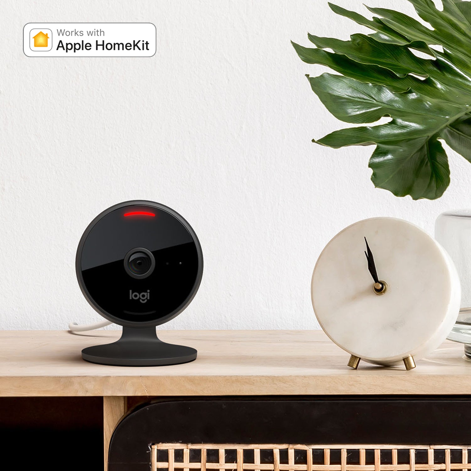 Logitech Circle View Sicherheitskamera – 1080p, Reichweite 5 m, IP64, Graphit