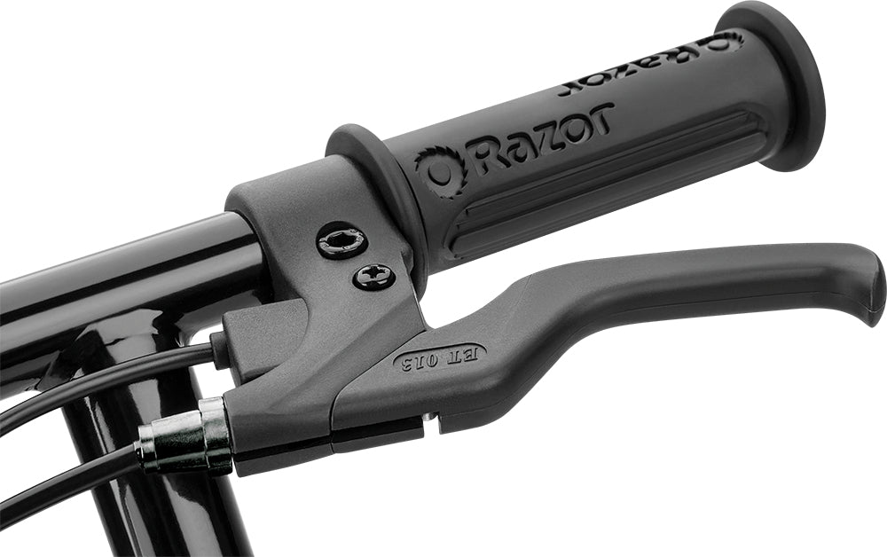 Razor Power Core E90 Elektroroller – 16 km/h, 24 km Reichweite, 12 V Akku – ab 8 Jahren – schwarz