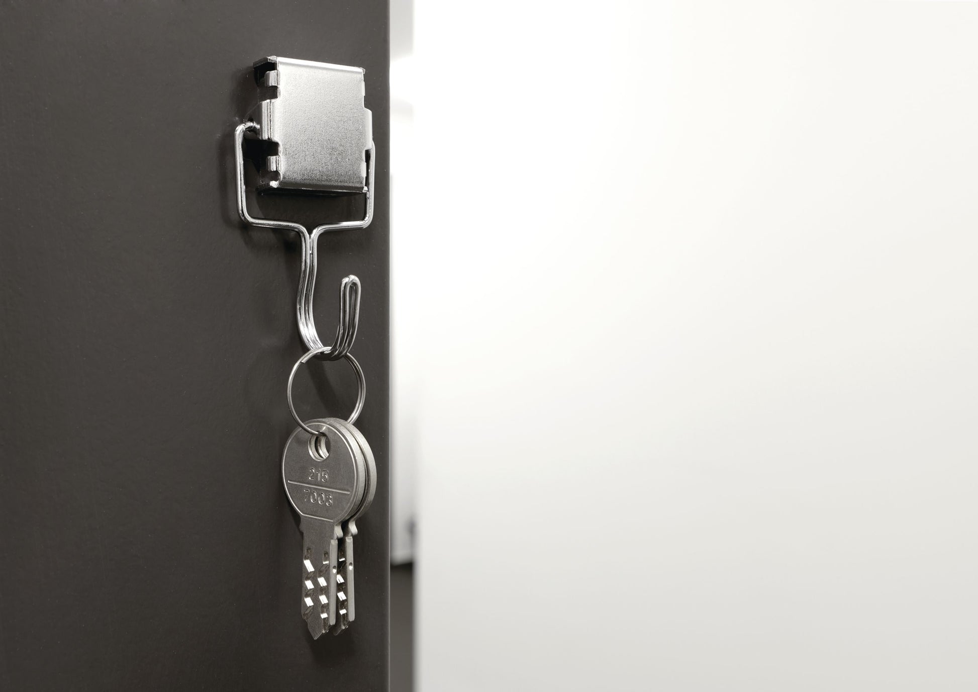 Magnetoplan Magnethaken 16667 – Höhe 65 mm – Tragkraft 1,5 kg – Silber – 1 Stück