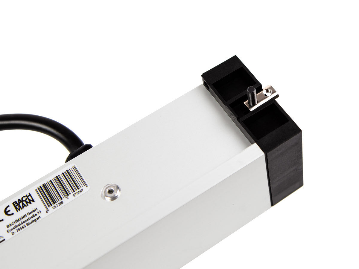 Bachmann DESK RAIL – Tischsteckdosenleiste, 2× T13, 2× USB (5 V/3,1 A), 2,0 m, Stecker GST18