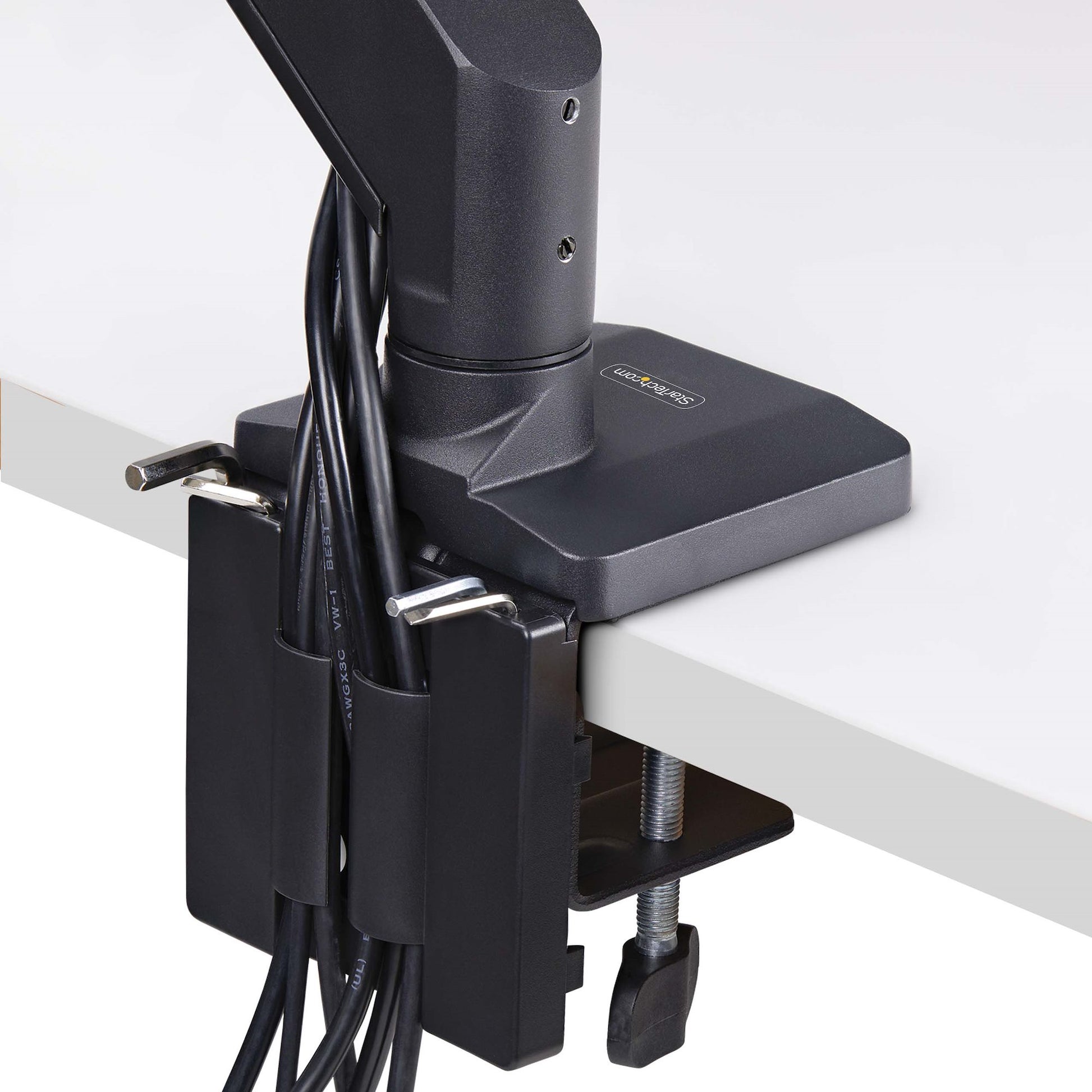 StarTech.com Monitorarm Tischhalterung – Klemme/Durchführung – 3 Monitore – 17–27" – VESA 75×75/100×100 mm