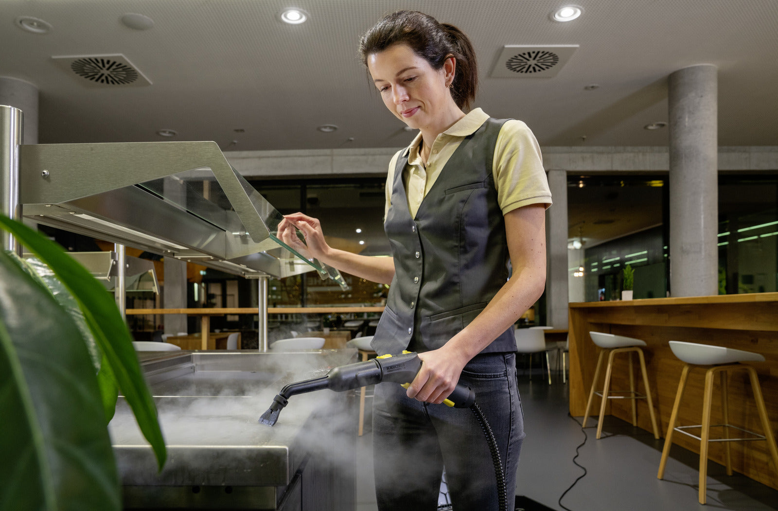 Karcher AG Kärcher Dampfreiniger SG 4/2 Classic – 2250 W, 0,5 l Frischwassertank, 4 bar