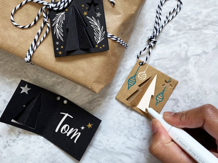 Pilot Bastelset Geschenkanhänger Tannenbaum – 4 Pigmentmarker, 5 Kraftpapiervorlagen – 180 × 105 × 40 mm