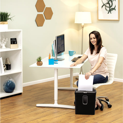 Fellowes P-30C – Aktenvernichter, DIN P-4, Partikelschnitt 4 × 34 mm, 6 Blatt, 15 l