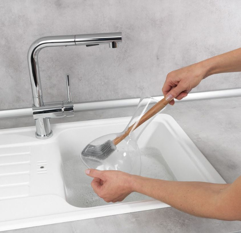 WENKO Abwaschbürste Hollie – Silikon, Buche, 30 cm, Braun/Grau, mit Aufhänger