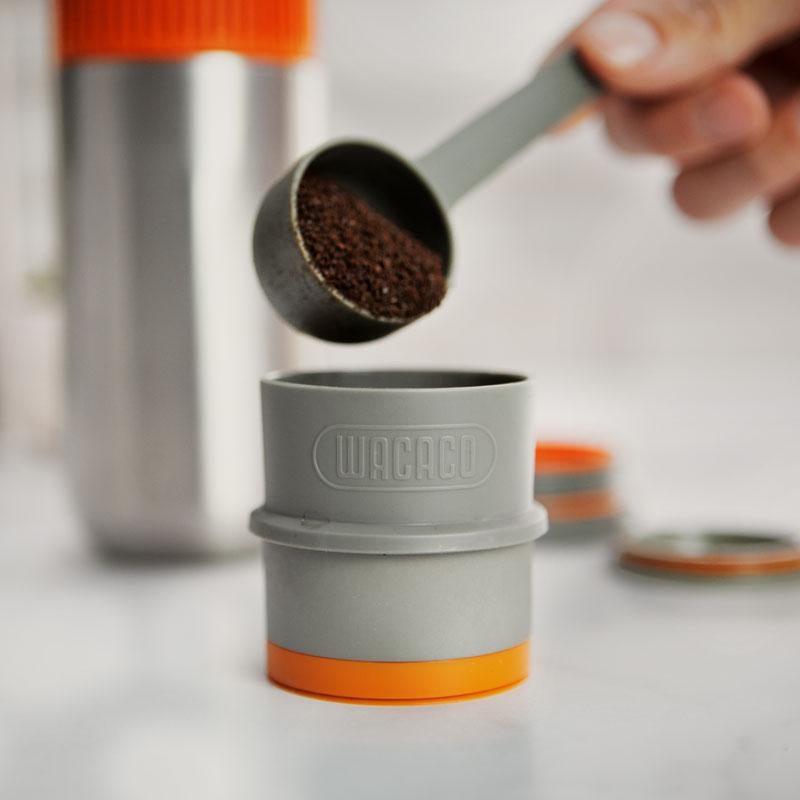 Wacaco Pipamoka Pipa French Press / Kaffeebereiter – 0,3 l, 1 Tasse, Edelstahl/Orange, 7,3 × 18,2 × 7,3 cm