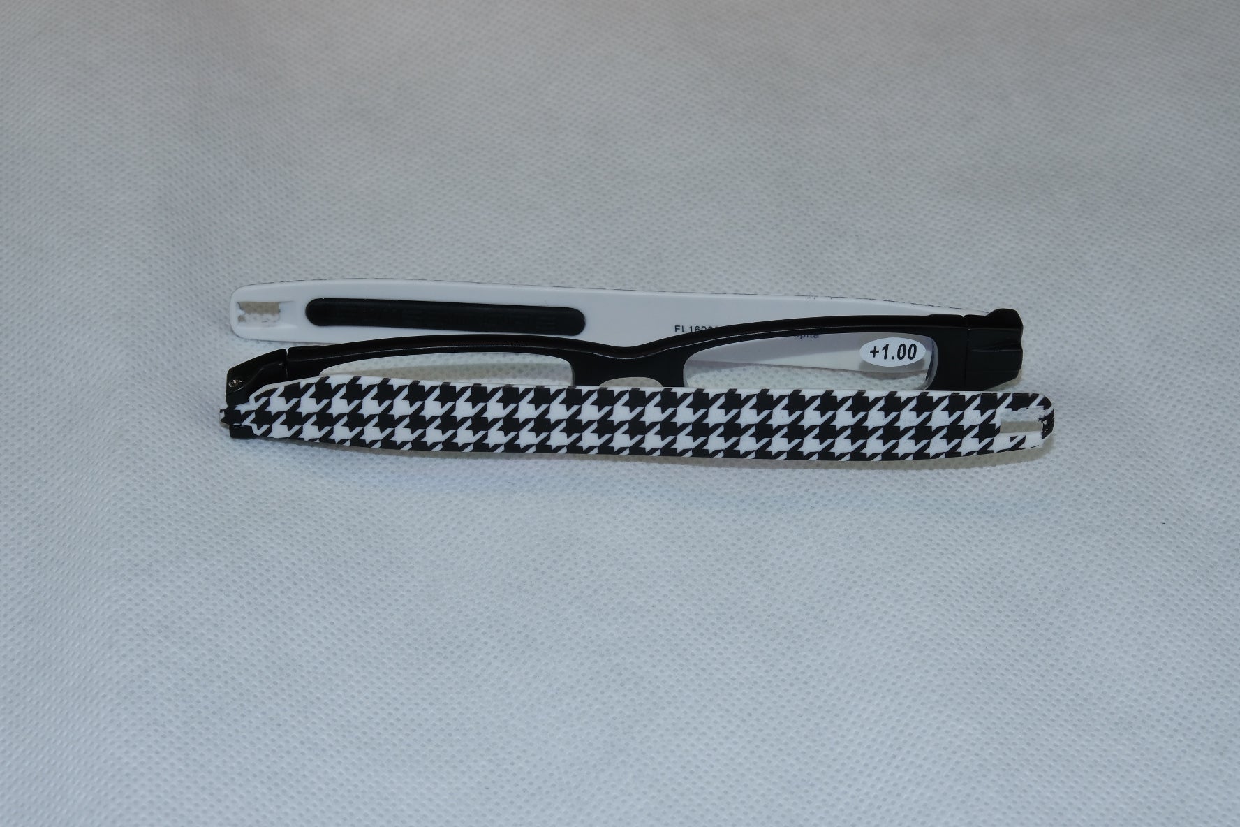 Figoline Schutzbrille +2,0 dpt – Gläser transparent, Rahmen schwarz