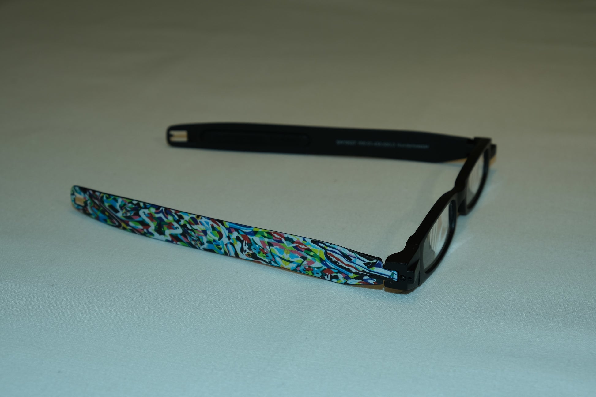 Figoline Lesebrille Hundertwasser +3,0 dpt – Gläser transparent, Rahmen schwarz