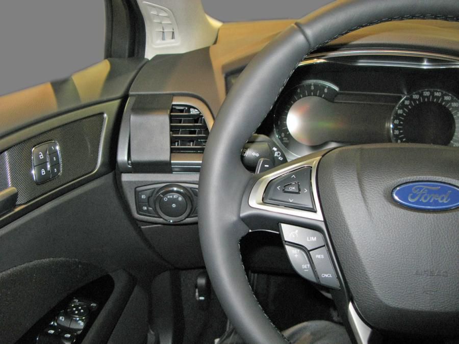 Brodit Auto-Halterung, Passive Halterung – für Ford Fusion 2013–2016; Ford Mondeo 2015–2016 – Schwarz, ABS