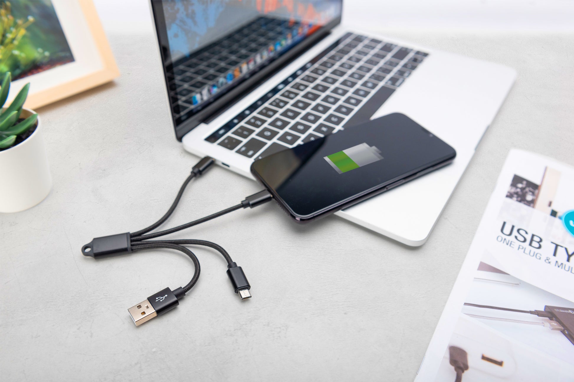 Digitus USB-Kabel USB-A auf 3-in-1 Lightning/Micro-USB-B/USB-C – 0,15 m – Nickelkontakte – Schwarz