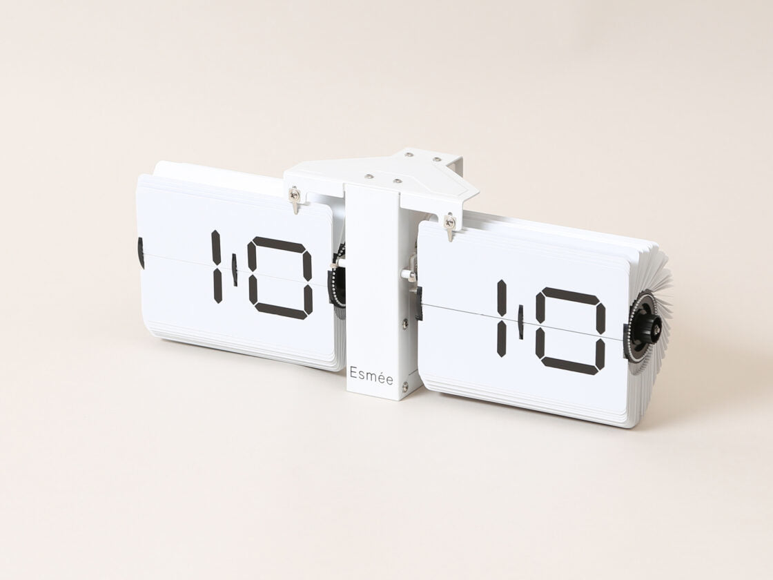Esmée Flip Clock Tischuhr – Digital, lautlos, 36 × 13,9 × 8,5 cm, weiss