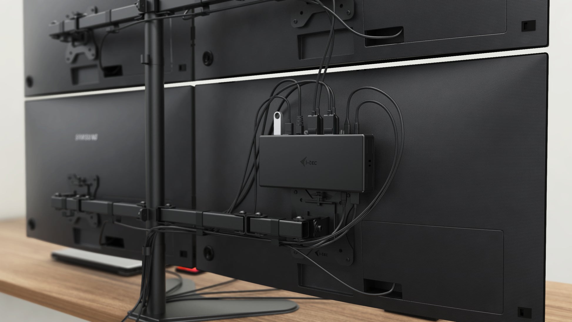 i-tec Quattro Dockingstation – USB-C, 2× DP, 2× HDMI, 5× USB-A, 2× USB-C, 85 W PD, GbE, für Windows/Mac/Linux