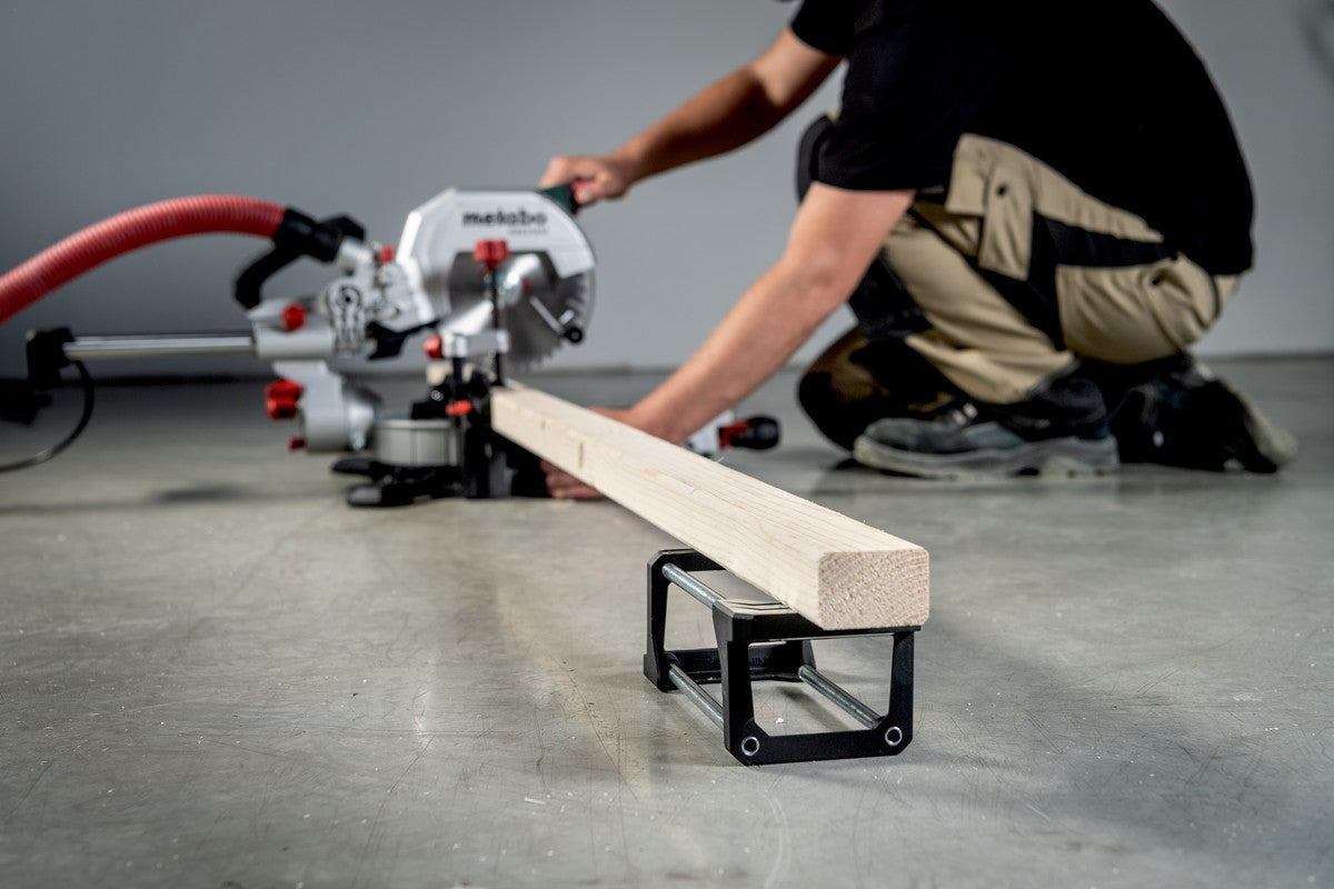 Metabo Kappsäge KGS 216 M – 1 500 W – Sägeblatt-Ø 216 mm – inkl. Sägeblatt & Staubbeutel