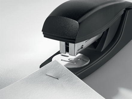 Leitz NeXXt 5604 – Hefter, für 24/6, 26/6, Oberlademechanik, integrierter Heftklammernentferner, schwarz