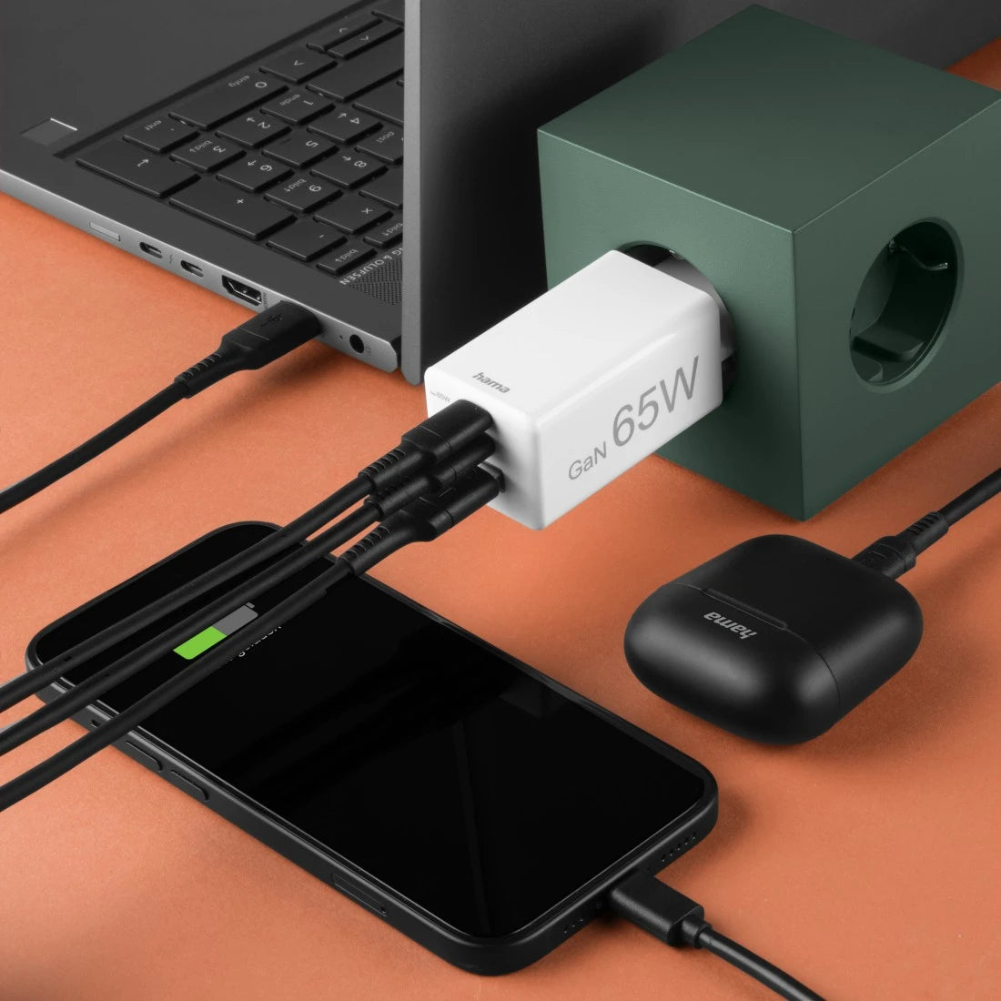 Hama 00201996 USB-Desktop-Ladegerät 65 W – USB-C×2, USB-A×1 – PD, QC 2.0/3.0 – Weiss