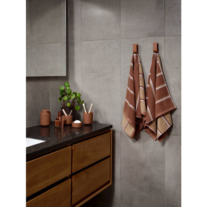 Zone Denmark Haken Ume – 3,4×3,5×8 cm, Aluminium, Wandmontiert, Terrakotta