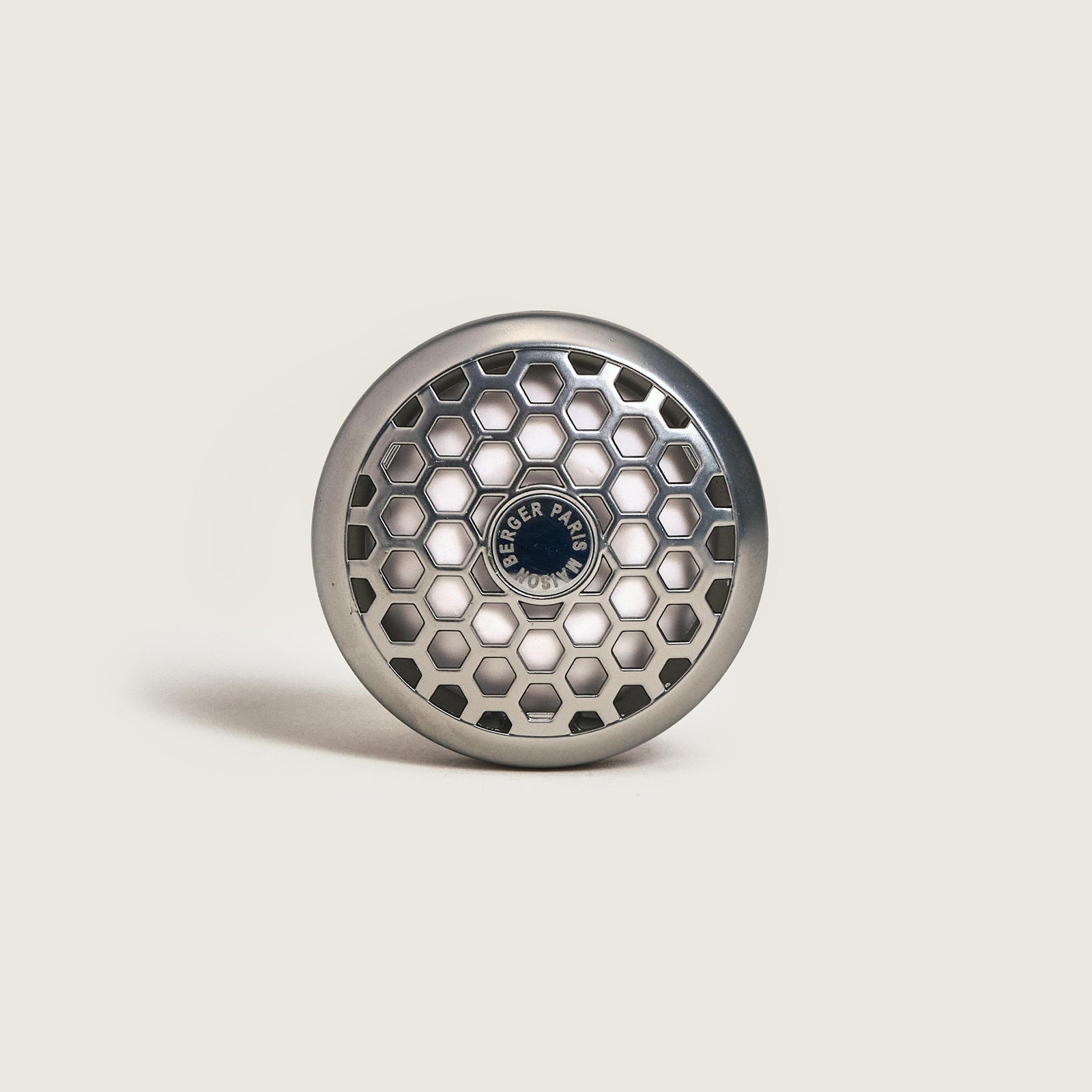 Maison Berger Paris Honey Comb – Auto-Lufterfrischer Clip, 28 Tage, Silber