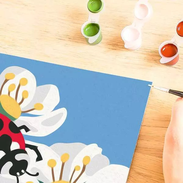 Ravensburger CreArt – Malen-nach-Zahlen-Set – Marienkäfer mit Blumen – ab 7 Jahren