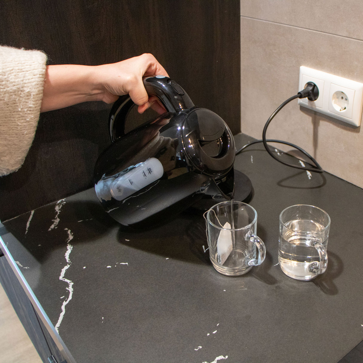 Melissa Wasserkocher 16130301 – 1,7 l, 2025 W, Schwarz, 360°-Sockel