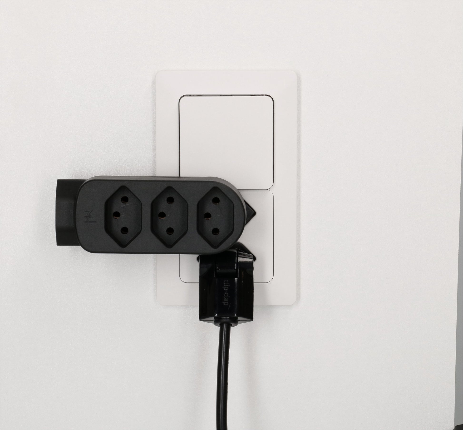Max Hauri AG Max Hauri Steckdosenleiste, 2×T13, mit Schalter, 0,1 m Kabel, Eingang T12 (abgewinkelt) – schwarz