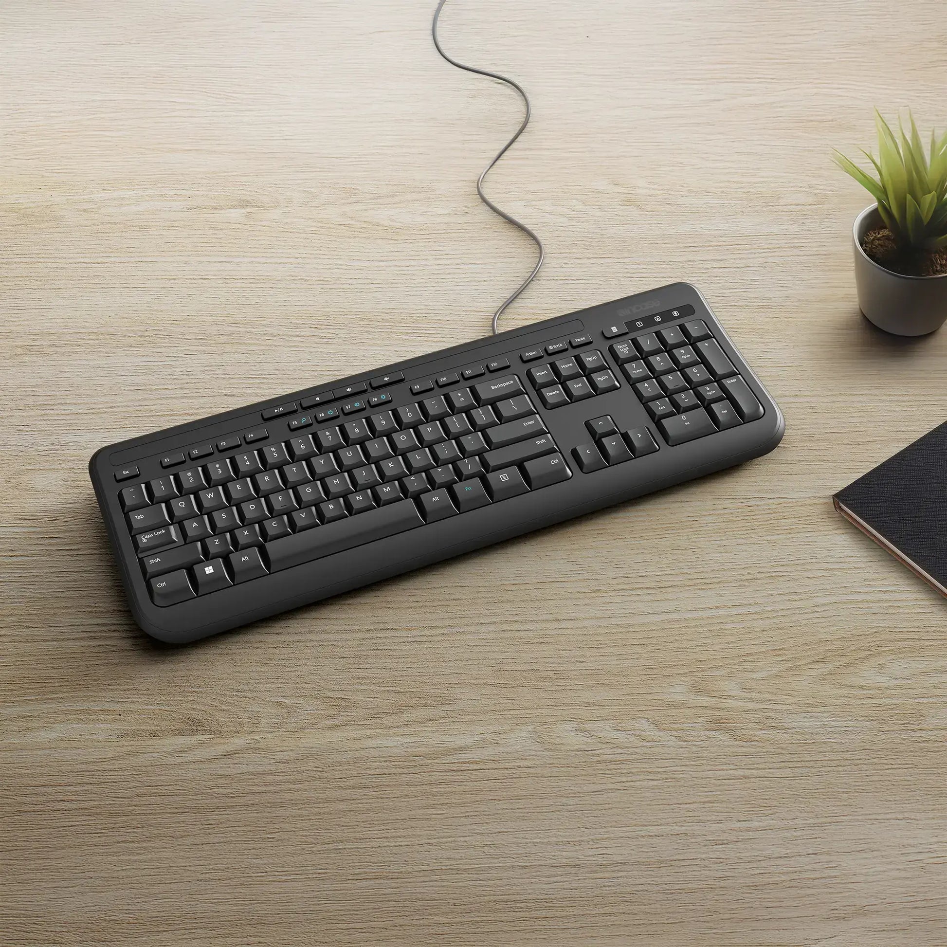 Incase Wired Keyboard 600 – Tastatur – kabelgebunden, USB – QWERTY (Nordisch) – Schwarz