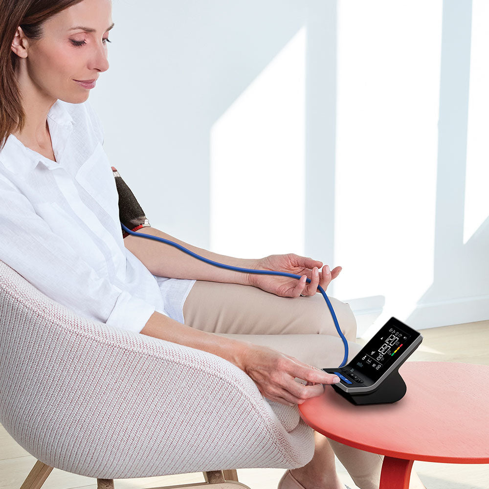 Braun Oberarm-Blutdruckmessgerät ExactFit 5 Connect – automatisch, Bluetooth, 2 Benutzer – schwarz