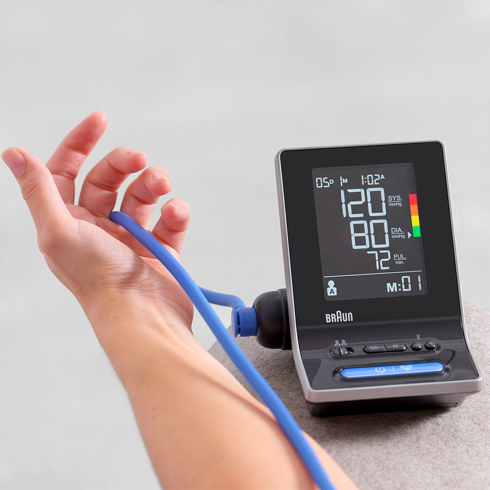 Braun Oberarm-Blutdruckmessgerät ExactFit 5 Connect – automatisch, Bluetooth, 2 Benutzer – schwarz