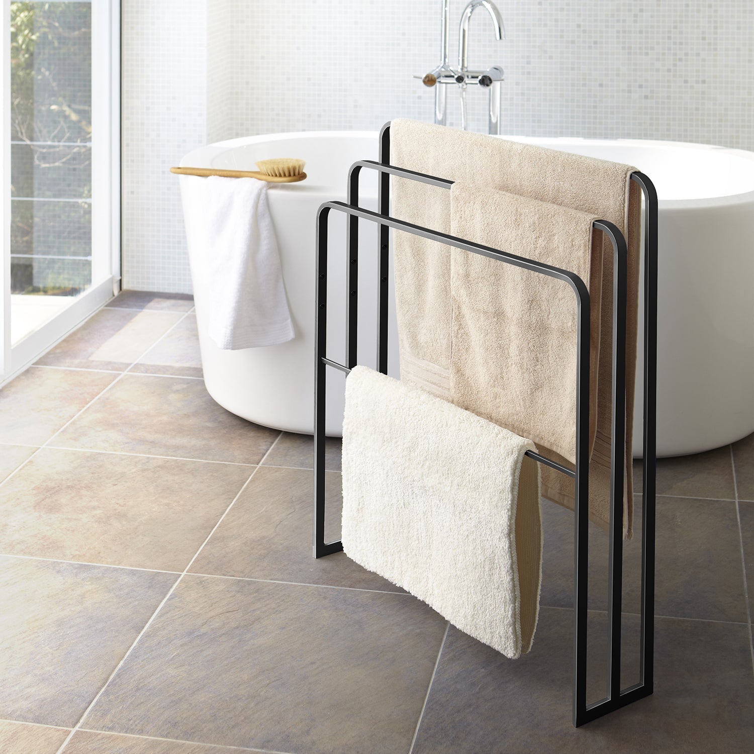 Yamazaki Handtuchständer TOWER – 14×70×81 cm, Stahl, Schwarz