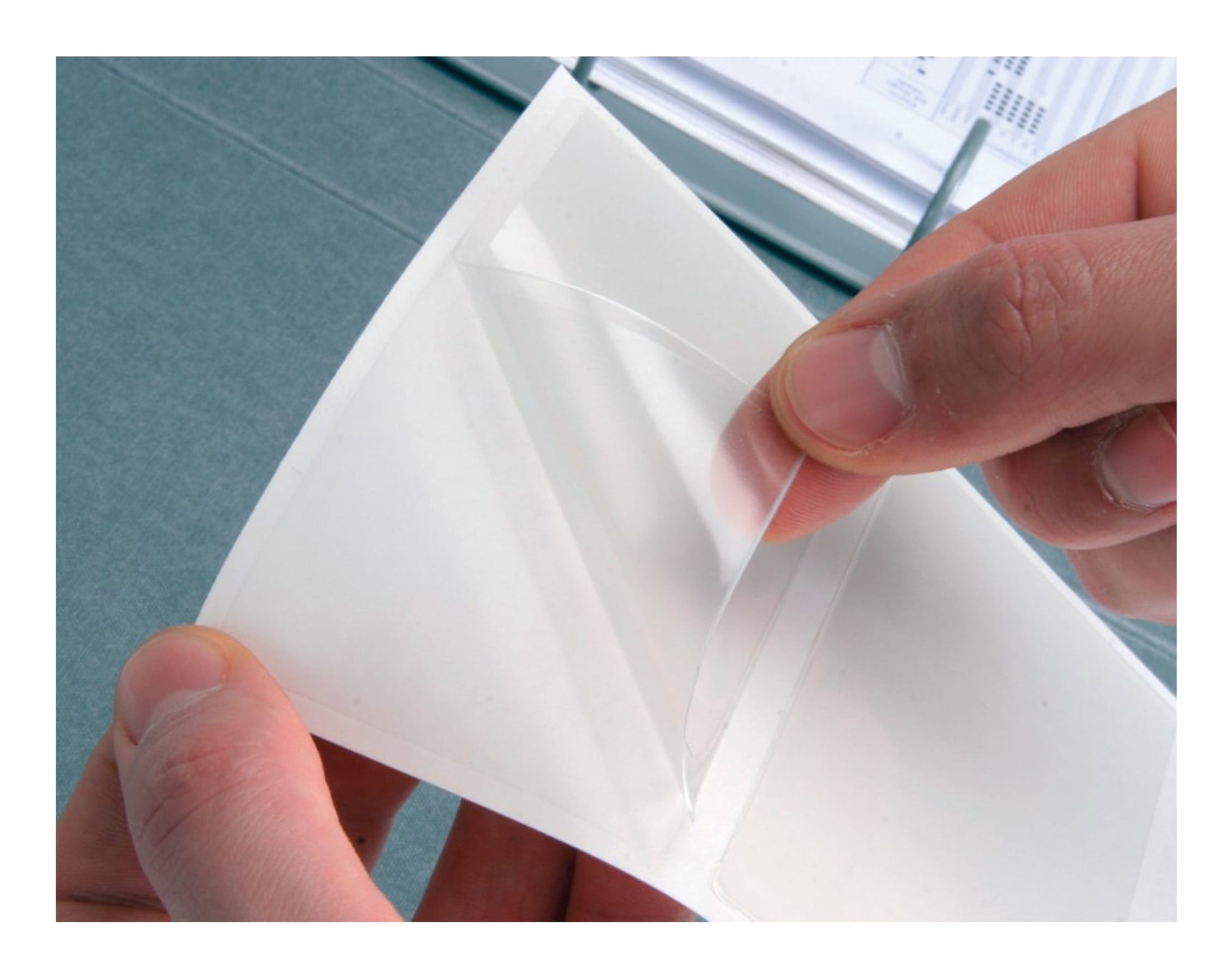 Q-Connect Visitenkartentaschen Kunststoff (PP) 95 × 60 mm – selbstklebend, transparent, 120 µm, 10er Pack