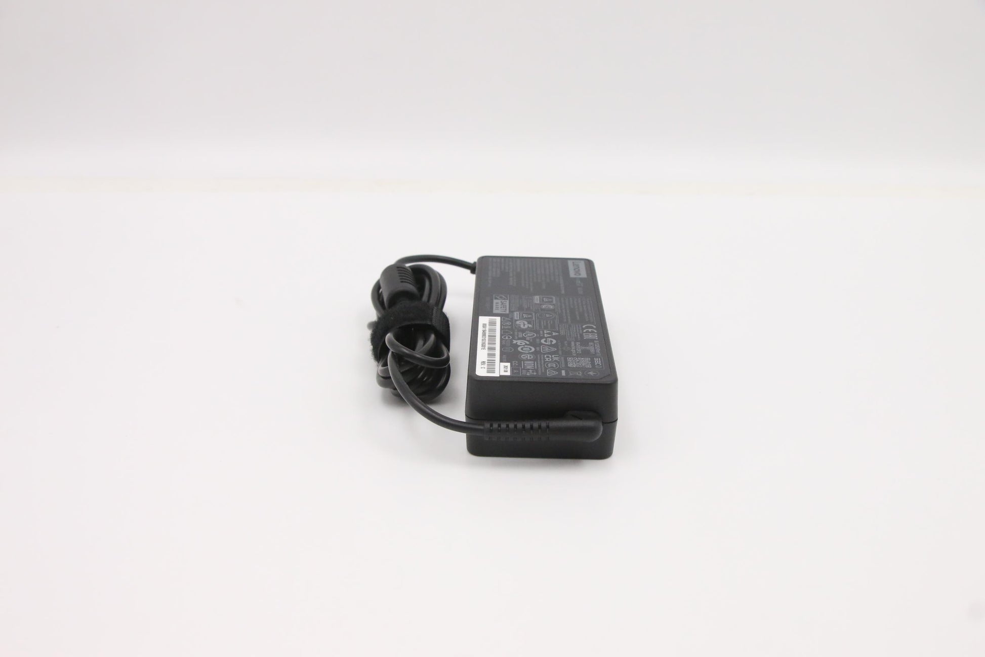 Lenovo 5A10V03251 Netzteil 90 W – 20 V/4,5 A, 100–240 V 50/60 Hz – für Lenovo-Notebooks – schwarz