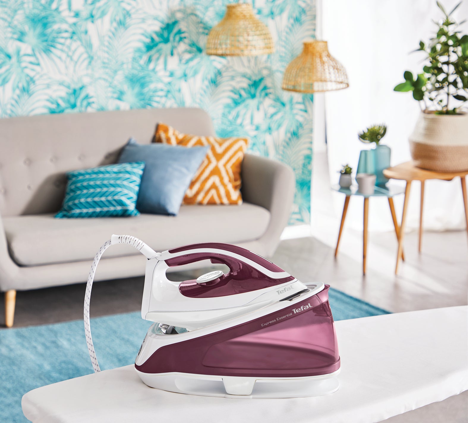 Tefal Dampfbügelstation Express Essential – 1,4 l Tank, 5,3 bar, 2400 W, violett/weiß