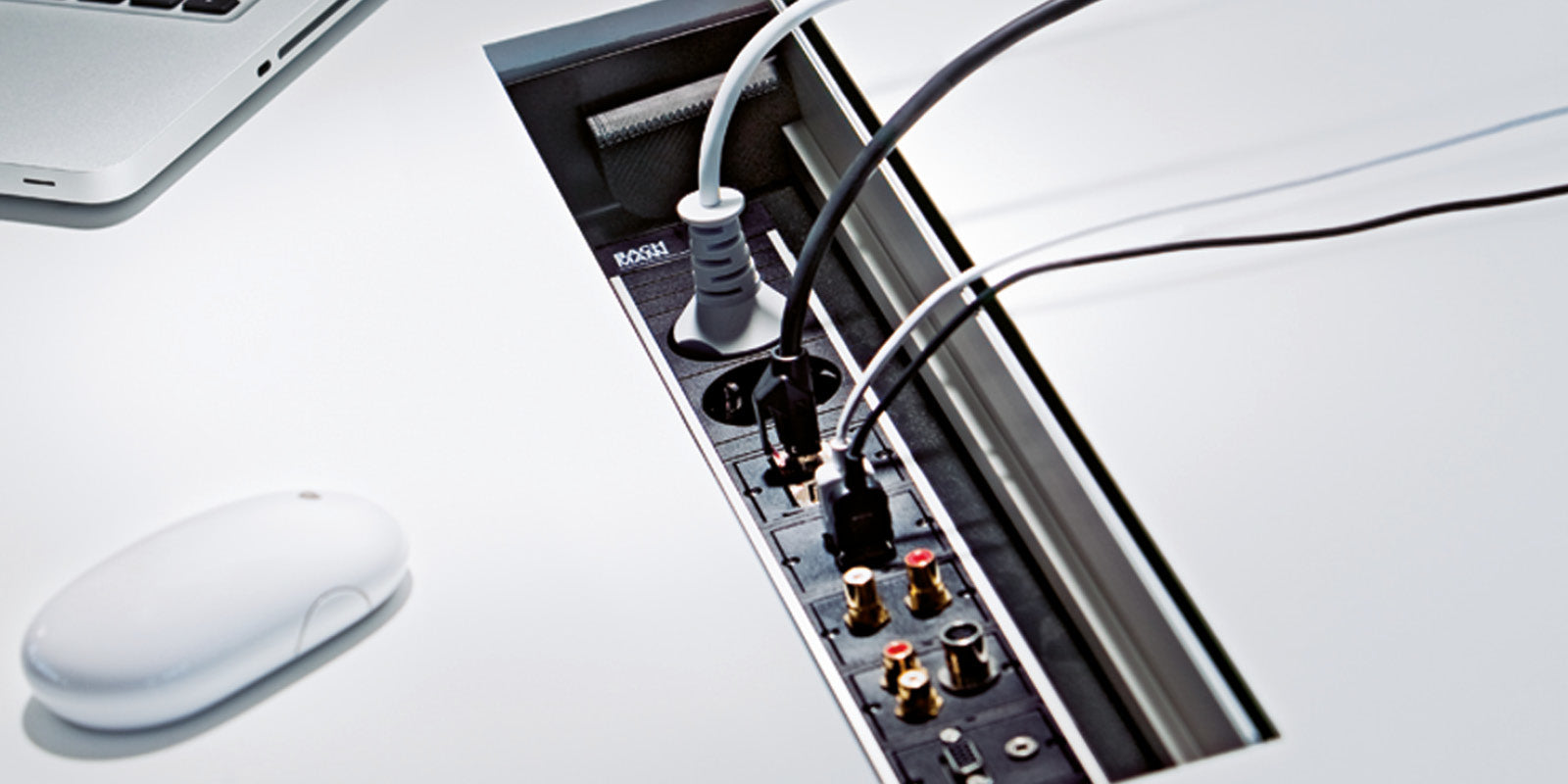 Bachmann Einbau-Anschlussfeld CONFERENCE, 4× T13, 10 A, Wieland GST18 Stecker, Schwarz