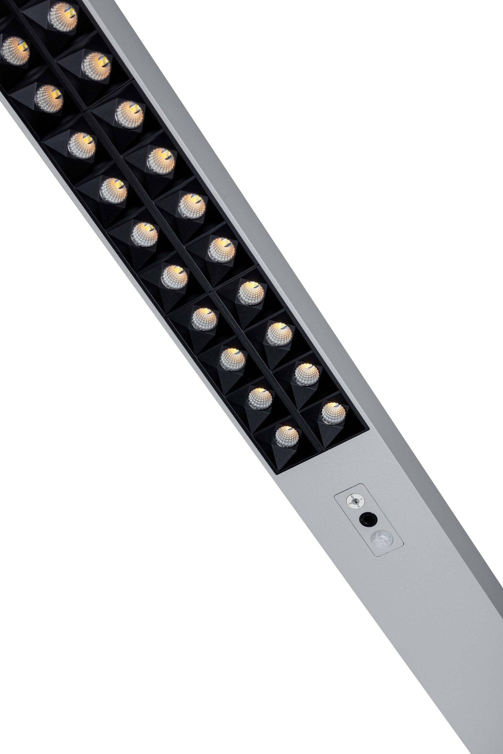 MAUL LED-Stehleuchte Sirius Colour Vario – Touchfeld, dimmbar – 3000–5700 K – 10’110 lm 66 W – Silber