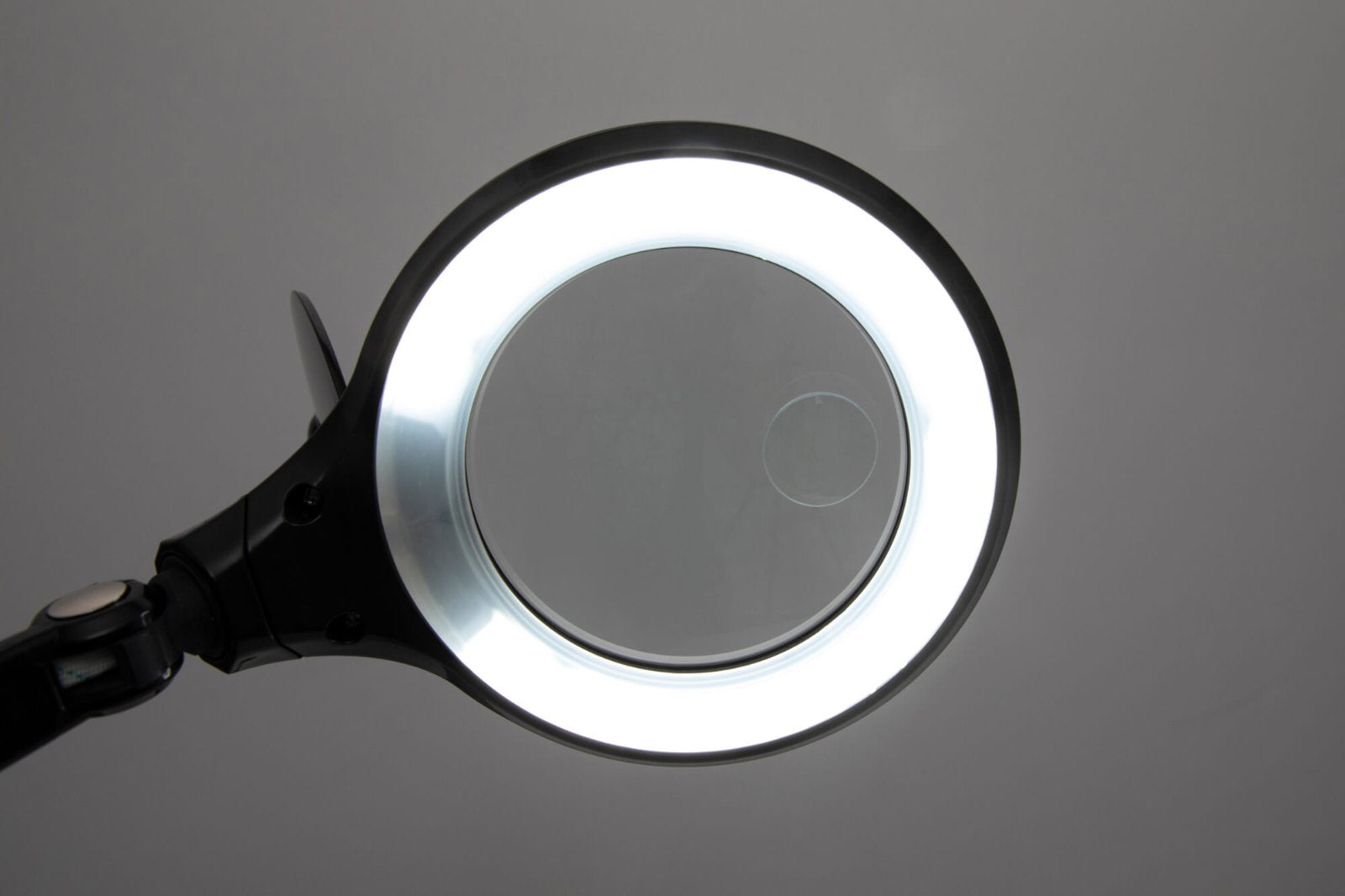 MAUL Leuchtlupe – 1,75× (Spot 4×) – Ø 100 mm – mit LED, schwarz