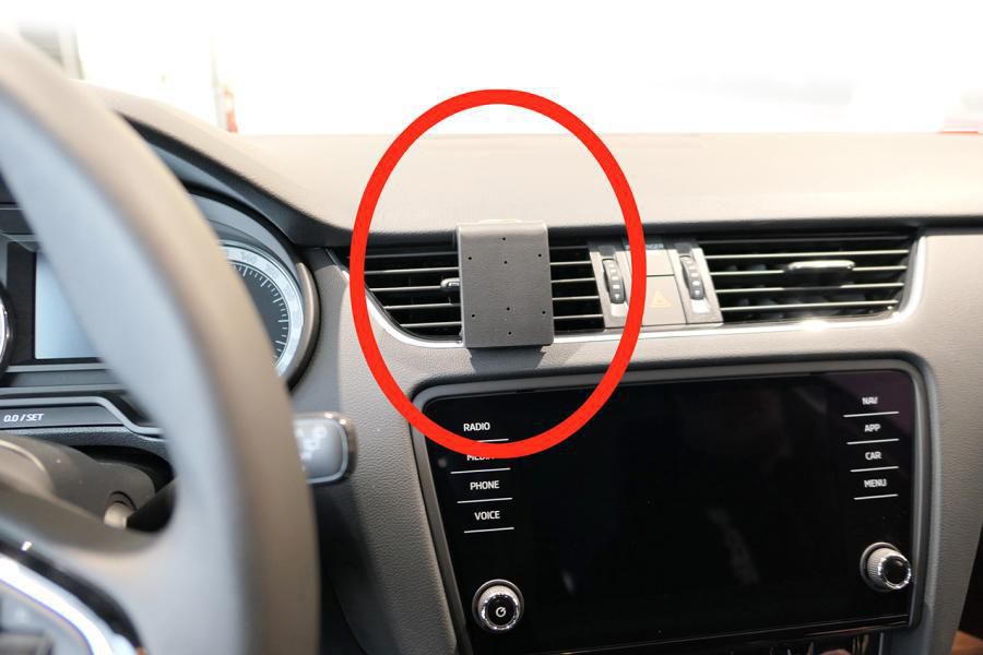 Brodit Auto-Halterung, Lüftung, passiv – für Skoda Octavia III 2018–2020 – Schwarz, Kunststoff (ABS)