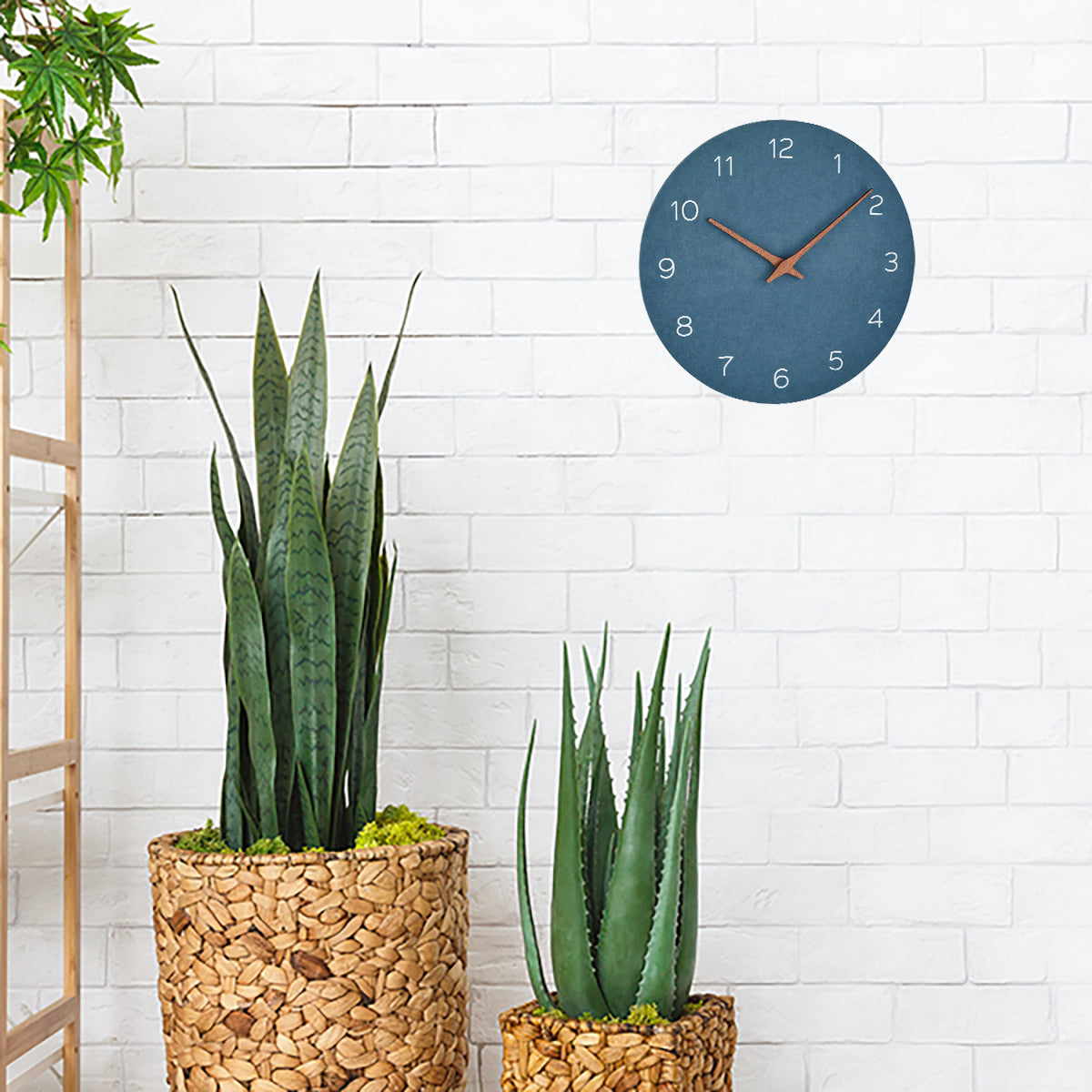 TFA-Dostmann TFA Dostmann Wanduhr – Analog, lautlos, Ø 29,7 cm, Taubenblau, Holz