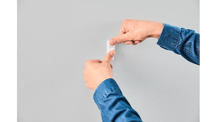 TESA Haken – weiss – selbstklebend – für Tapete und Putz – 0,5 kg – 2 Stück