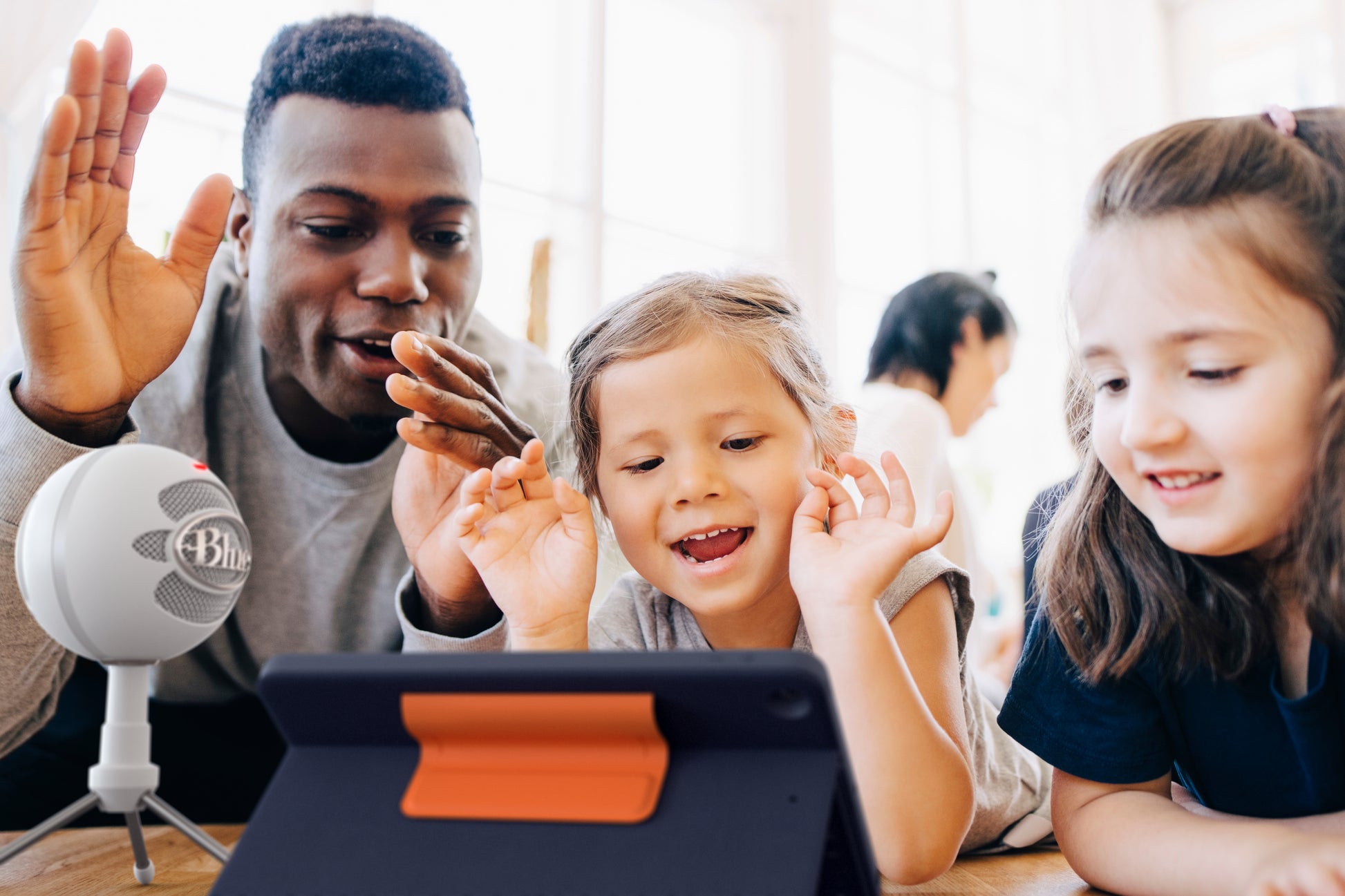 Logitech Rugged Combo 3 – Tastatur, Andocken (Smart Connector), DE-Layout (DE)