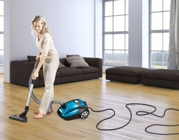 Trisa Comfort Clean T9120 Bodenstaubsauger – mit Beutel, 700 W, 2 l, HEPA 13