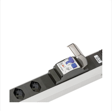 Steffen ALU Modular Steckdosenleiste, 6×T13, ohne Schalter, 3 m, IP20, Eingang T12 – silber