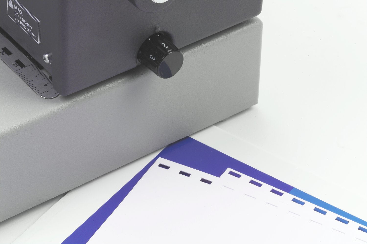 GBC CombBind C250Pro Stanz- und Bindemaschine – Plastikbindung, für 21-Loch, A3, bis 20 Blatt