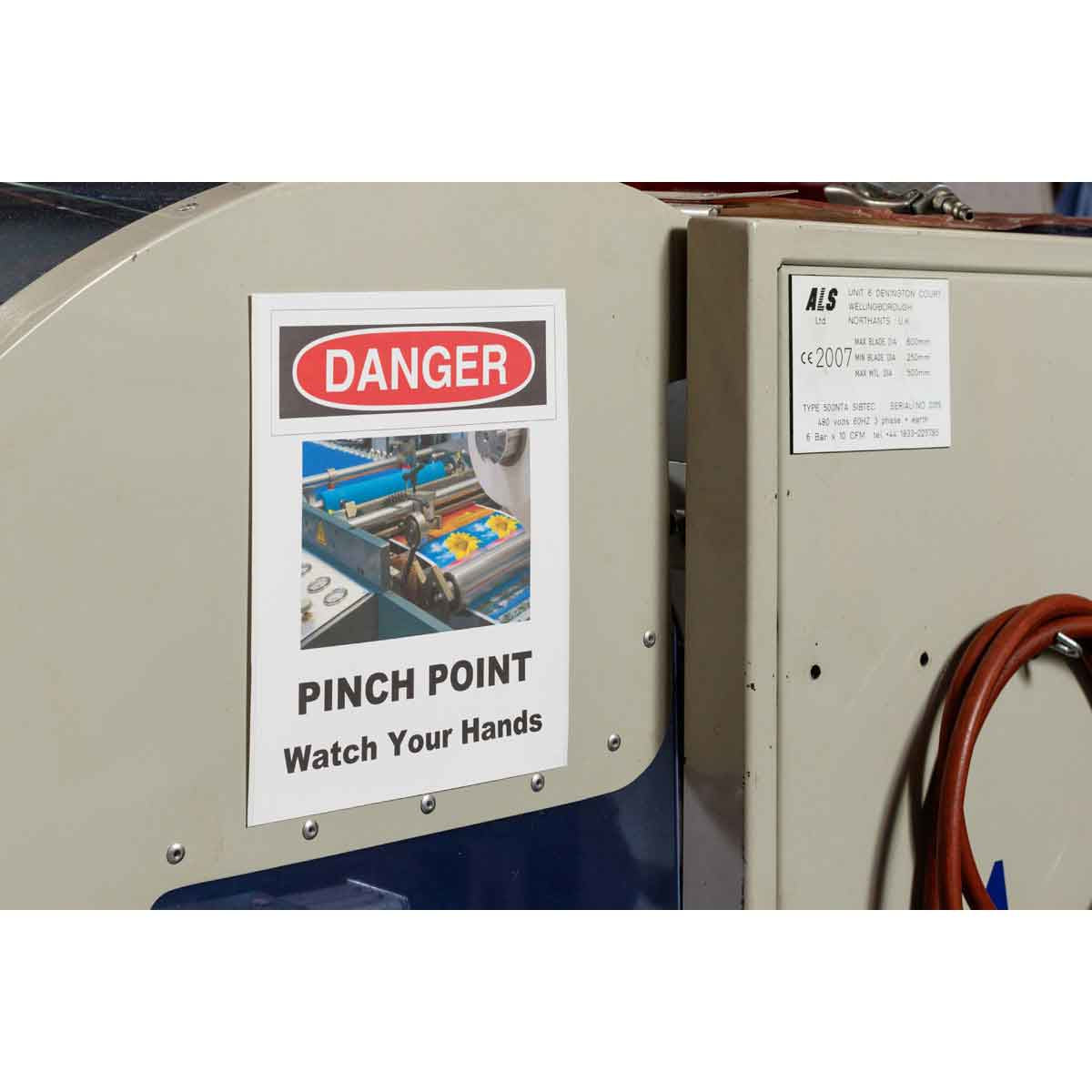 Brady Endlos-Etiketten 102 × 30,5 m – Vinyl, matt – permanent haftend – Inkjet – für BradyJet J4000/J5000