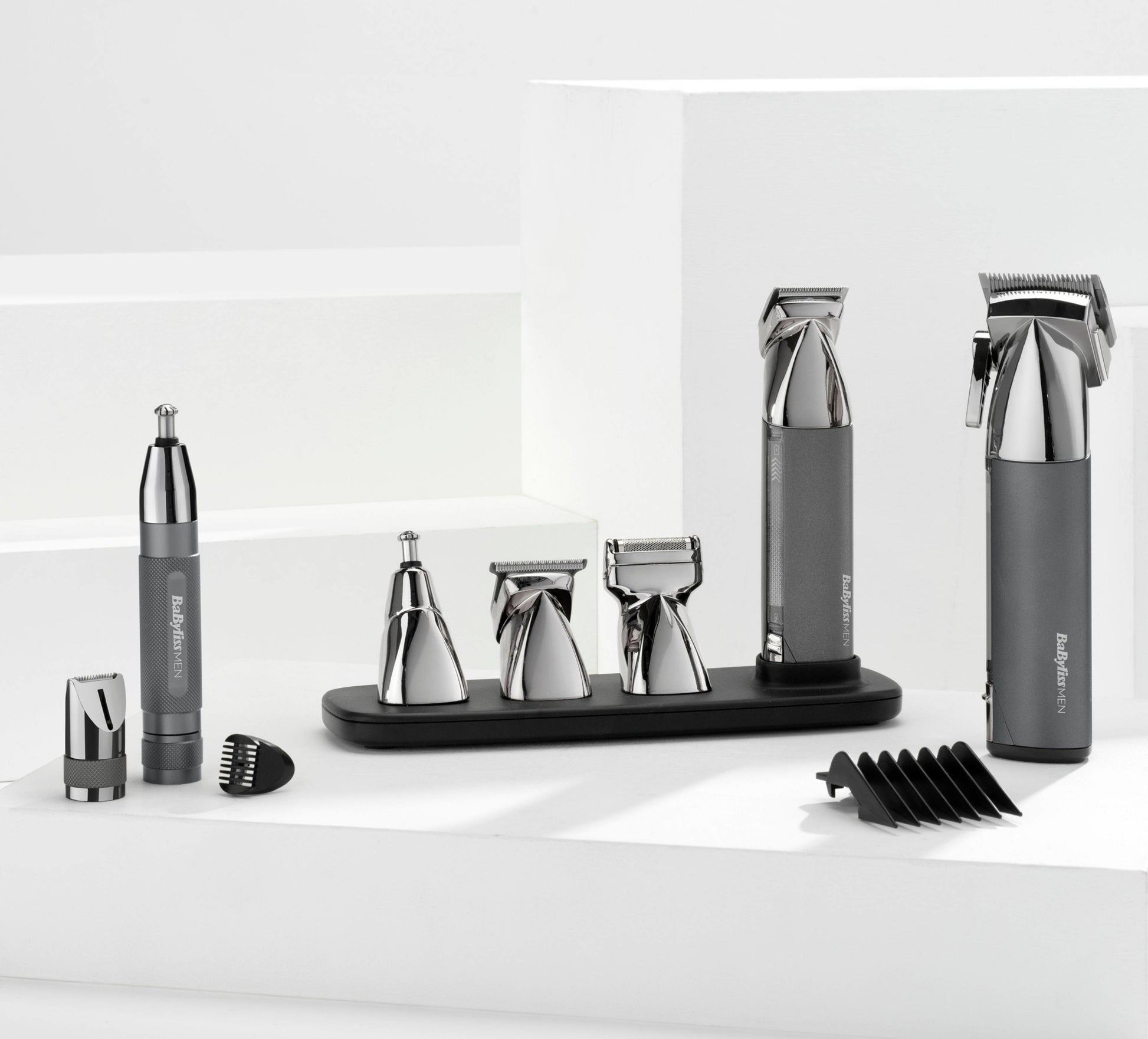 BaByliss Nasenhaarschneider E116E – batteriebetrieben, 2 Kammaufsätze – grau, Edelstahlmesser