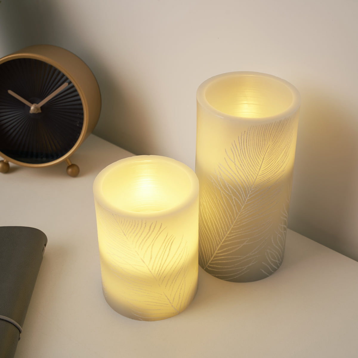 Pauleen LED-Wachskerze Cosy Feather – 2er Pack, Warmweiss, Timer, Flackernd, Grau/Weiss