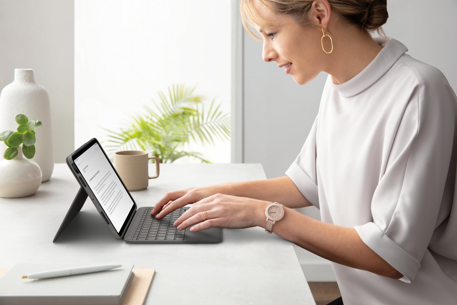 Logitech Folio Touch – Tastatur mit Touchpad – für iPad Air (4. Gen)