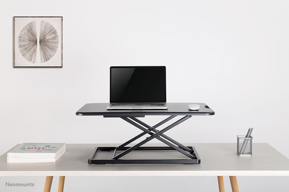 Neomounts Stehtisch – 67 × 47 × 40,5 cm – schwarz – höhenverstellbar
