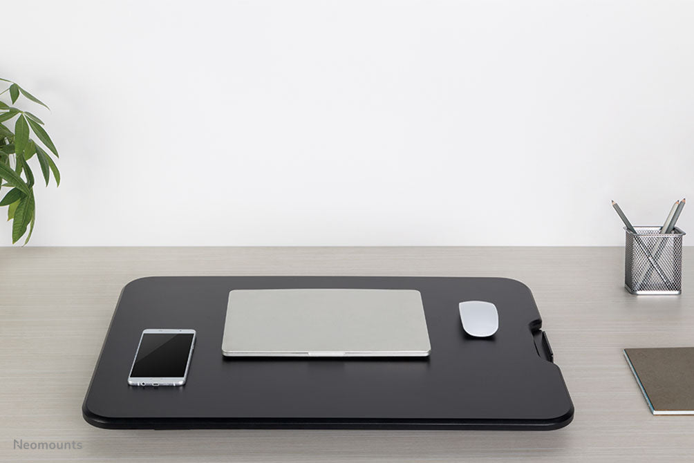 Neomounts Stehtisch – 67 × 47 × 40,5 cm – schwarz – höhenverstellbar